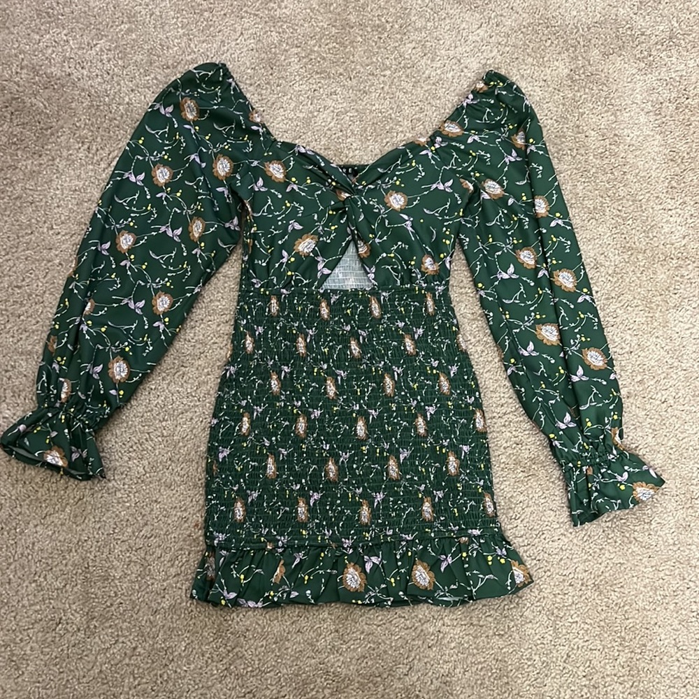 Green Floral Mini Dress w/Flowy Sleeves